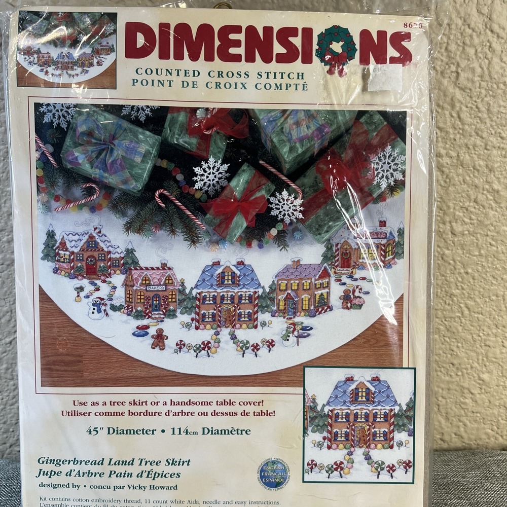 Dimensions Cross Stitch GINGERBREAD LAND TREE SKIRT Kit 8670 NOS Holiday